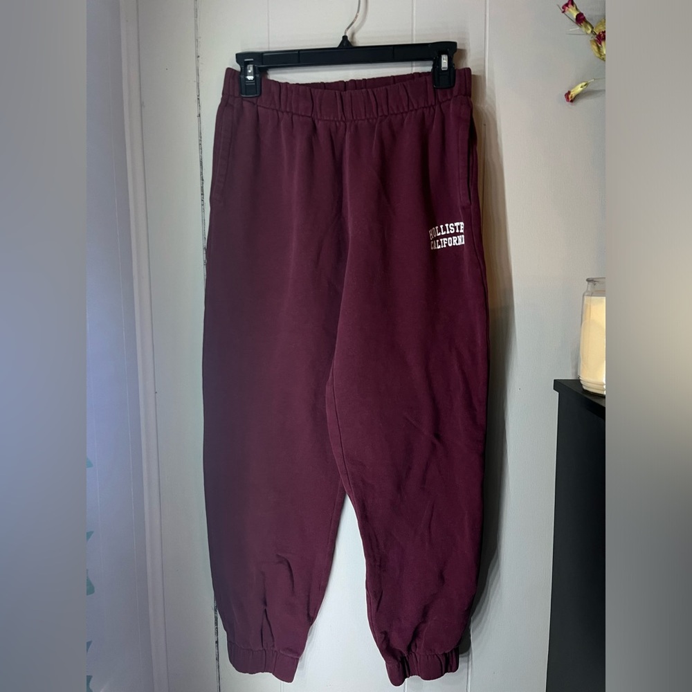 HOLLISTER MAROON SWEATPANT